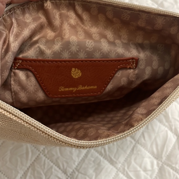 Tommy Bahama Holiday Purse - Picture 4 of 5